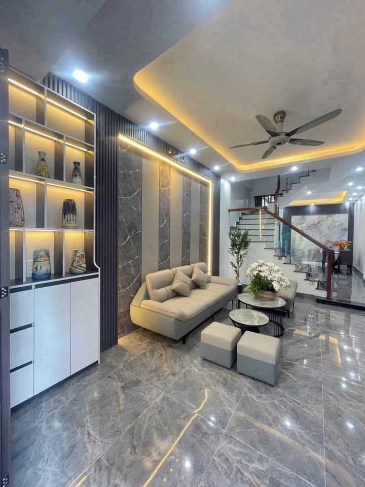 Nhà 3 Tầng Ngõ Rộng Ô Tô Đỗ Cửa - Hồ Sen, Ngô Quyền, Hải Phòng - 50.1m²