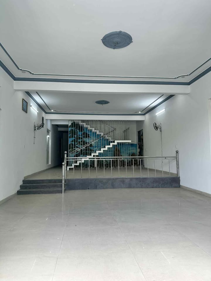 Nhà 3 Tầng Mặt Tiền Lý Thường Kiệt Tam Kỳ - Kinh Doanh Đỉnh Cao, Dòng Tiền 10 Triệu/Tháng