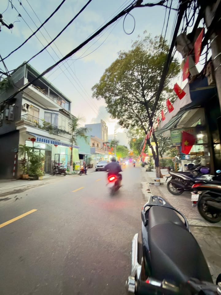 Nhà 2 Tầng Mặt Tiền Thái Thị Bôi, Đà Nẵng - 118m² Giá 12.x Tỷ