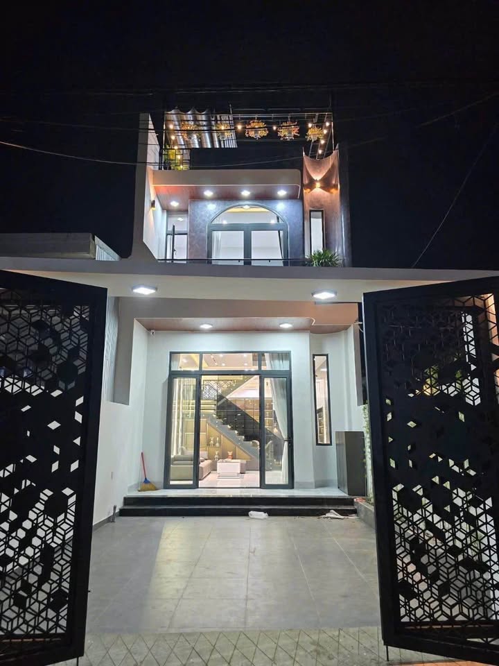 Nhà 123m² Phường An Khê - Ô tô vào nhà, 3PN, 5.2 Tỷ