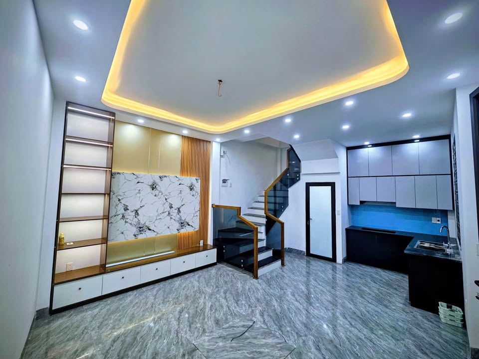 Nhà 3 Tầng Mới Xây Phường Trần Lãm, Thái Bình - Sổ Đỏ Riêng 35m², Giá 2.3 Tỷ