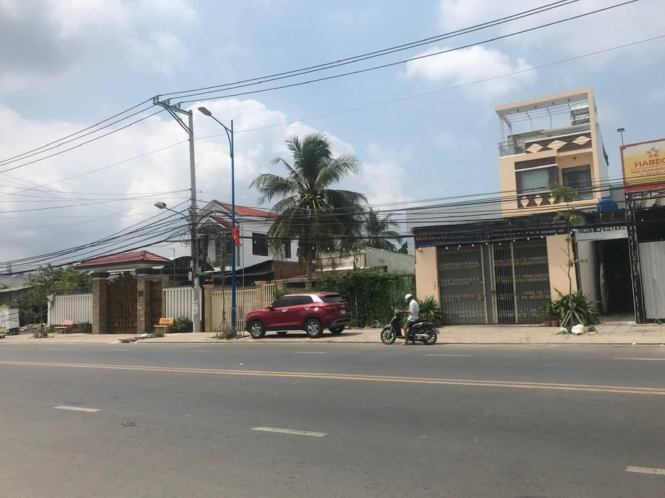 Cho Thuê Nhà Mặt Tiền Hoàng Quốc Việt, Cần Thơ - 180m² Kinh Doanh Đa Ngành