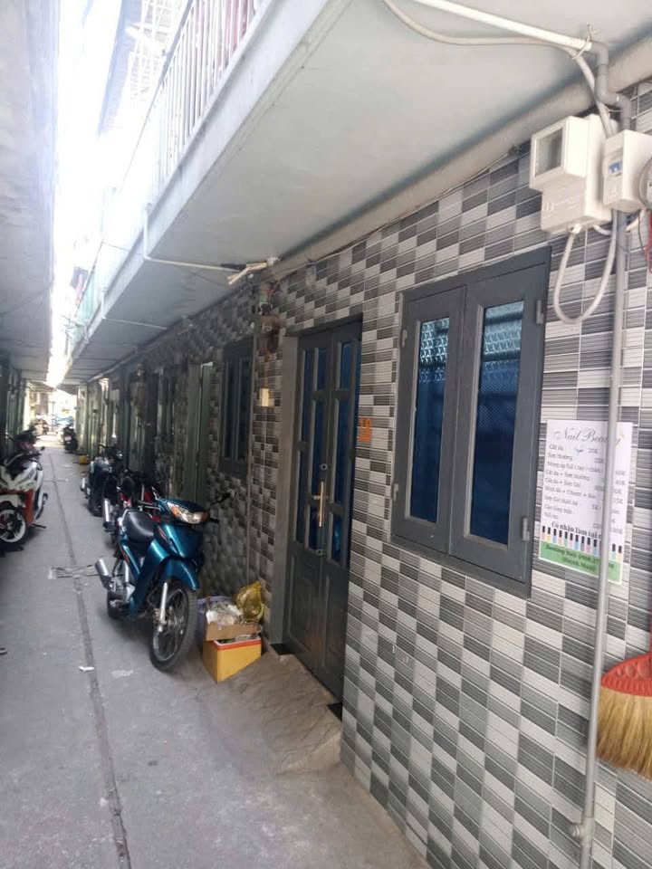 Nhà Cấp 4 Phạm Hùng, Q8 - 15m² Giá 970 Triệu, Sẵn Sàng Ở Ngay