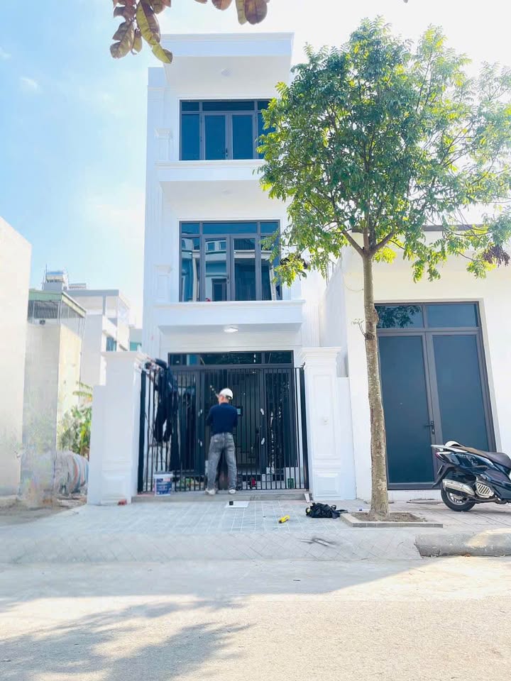 Nhà Tân Cổ Điển 3 Tầng Phú Xuân, Thái Bình - 67.2m² Sẵn Sàng Vào Ở