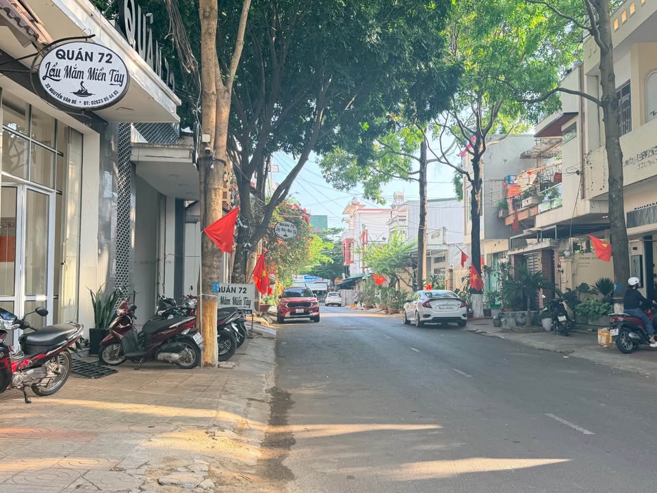 Đất Mặt Tiền Nguyễn Văn Bé BMT - Tặng Nhà 109m² - Giá 11.9 Tỷ