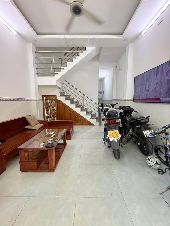 Nhà 3 Tầng 40m² Trương Thị Hoa, Q12 - Giá 4.25 Tỷ, Sẵn Sổ Hồng