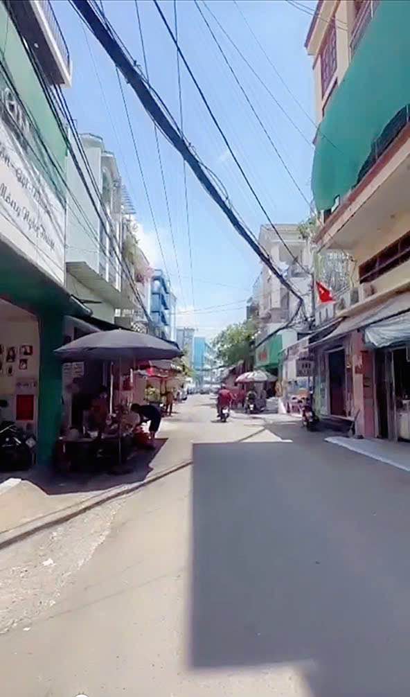 Nhà Hẻm Xe Tải Huỳnh Tấn Phát, Q7 - 24m², 3PN, Sân Thượng Giá 4.5 Tỷ