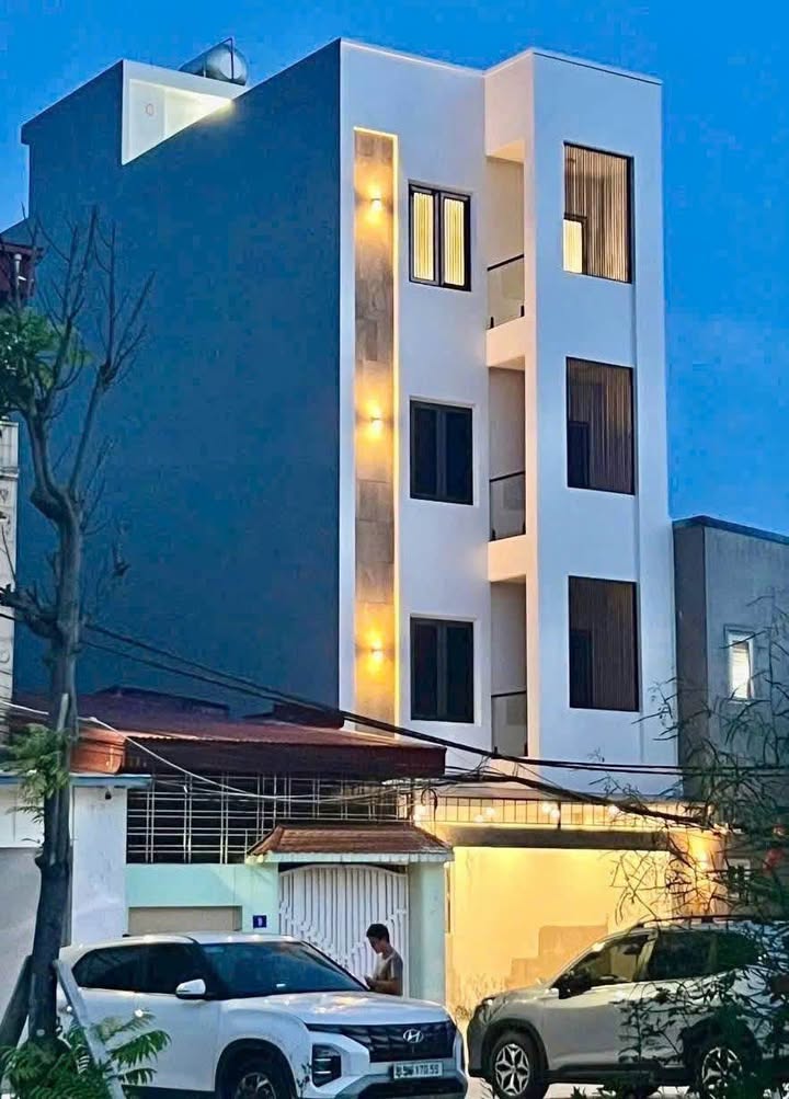 Nhà 5 Tầng Thang Máy Lê Hồng Phong 91m² - Hơn 7 Tỷ, Sẵn Sàng Đón Chủ Mới!