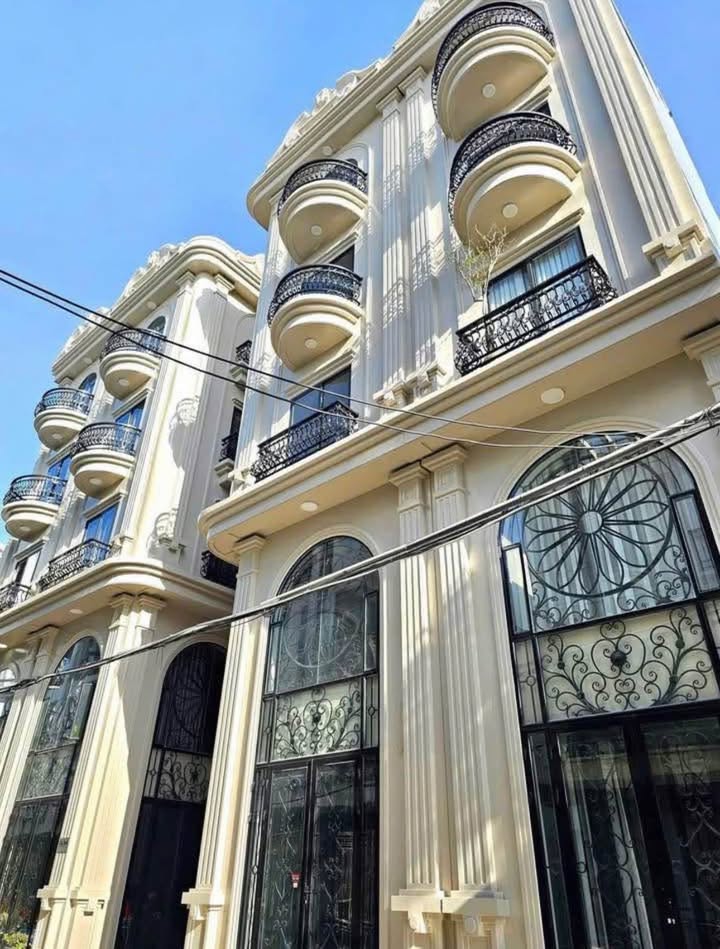 Nhà 5 Tầng Thang Máy Thiên Lôi, HP - 7.8 Tỷ, Ngõ 7m Ô Tô Đỗ Cửa