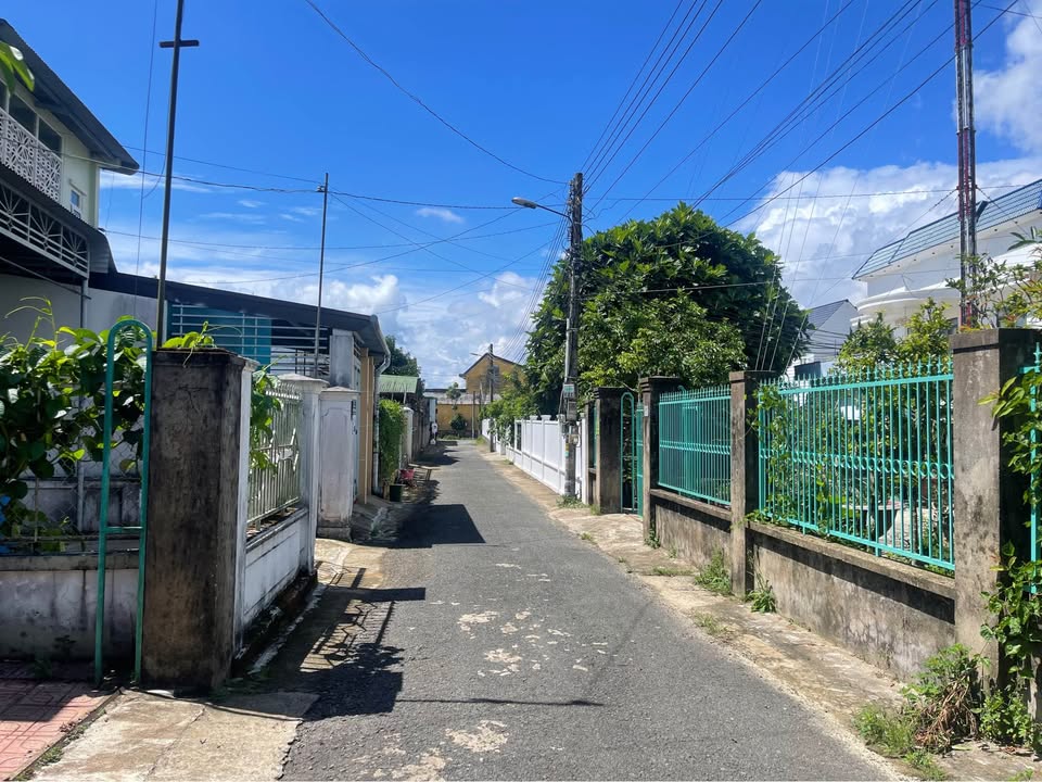 Đất Vàng Bảo Lộc: 121m² Thổ Cư Trung Tâm, Giá 2.5 Tỷ - Sẵn Sổ Hồng