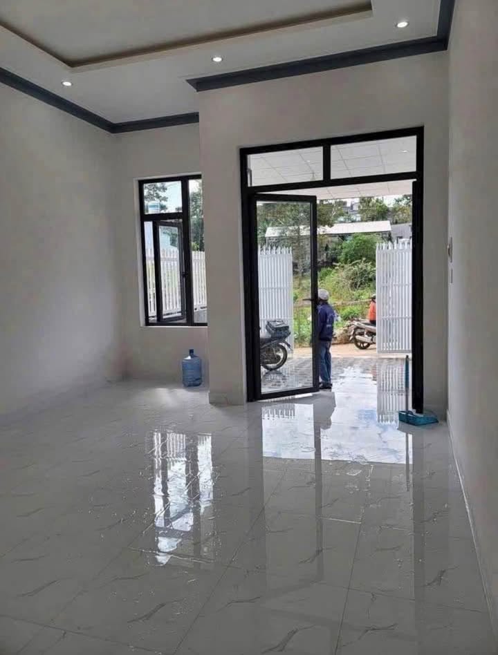 Nhà Hẻm Quang Trung, Bảo Lộc - 100m² Sổ Đỏ, Sẵn Sàng Ở Ngay