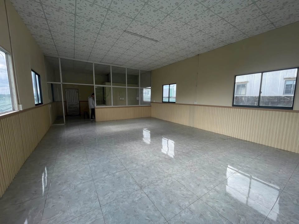 Mặt bằng kinh doanh mặt tiền Chu Văn An, Bảo Lộc - 75m², 8 Triệu/Tháng