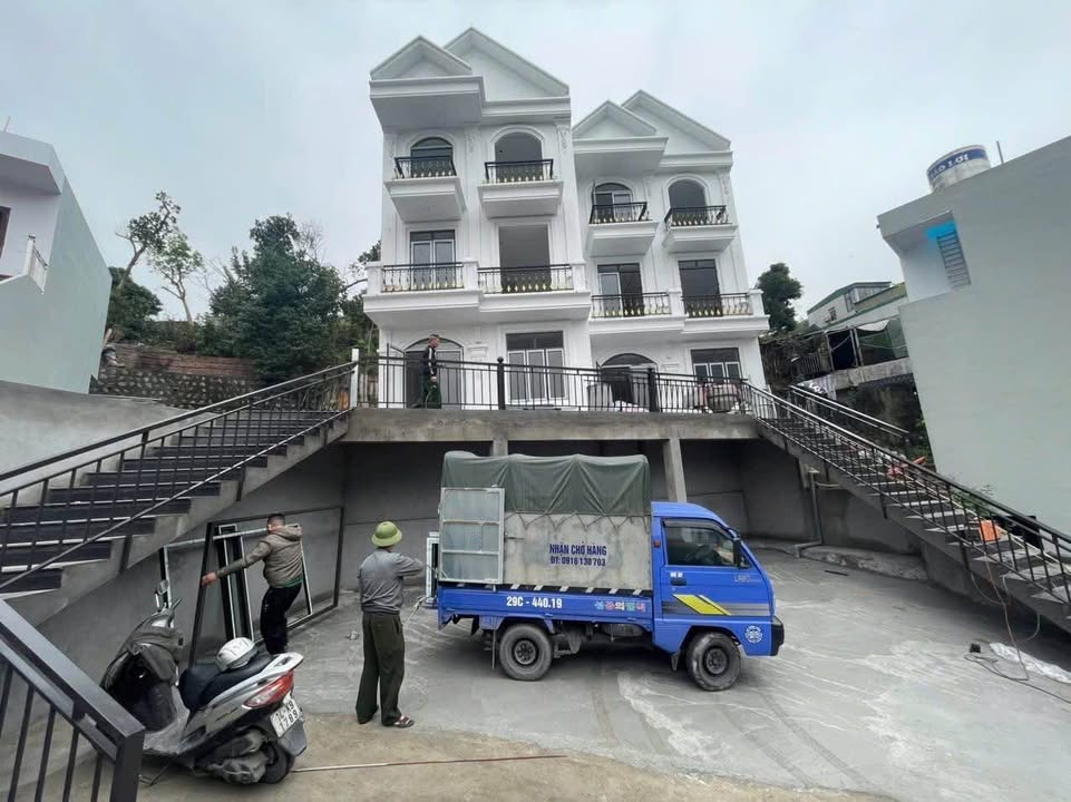 Nhà 151m² Trần Hưng Đạo, Hạ Long - Sân Vườn Rộng, Ô Tô Tận Nơi