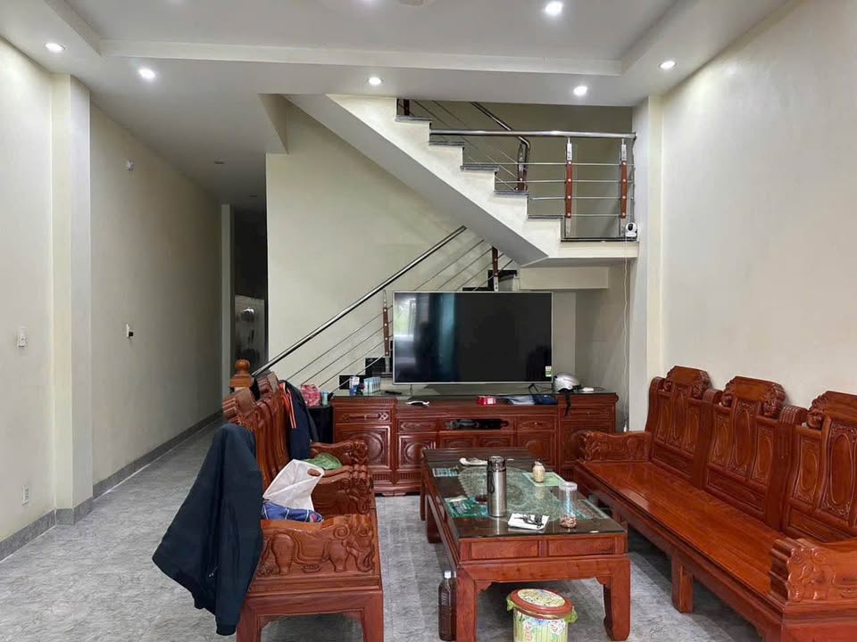 Nhà 3 Tầng 4PN Đủ Nội Thất, Sân Đỗ Oto 7 Chỗ - Hà Khẩu, Hạ Long