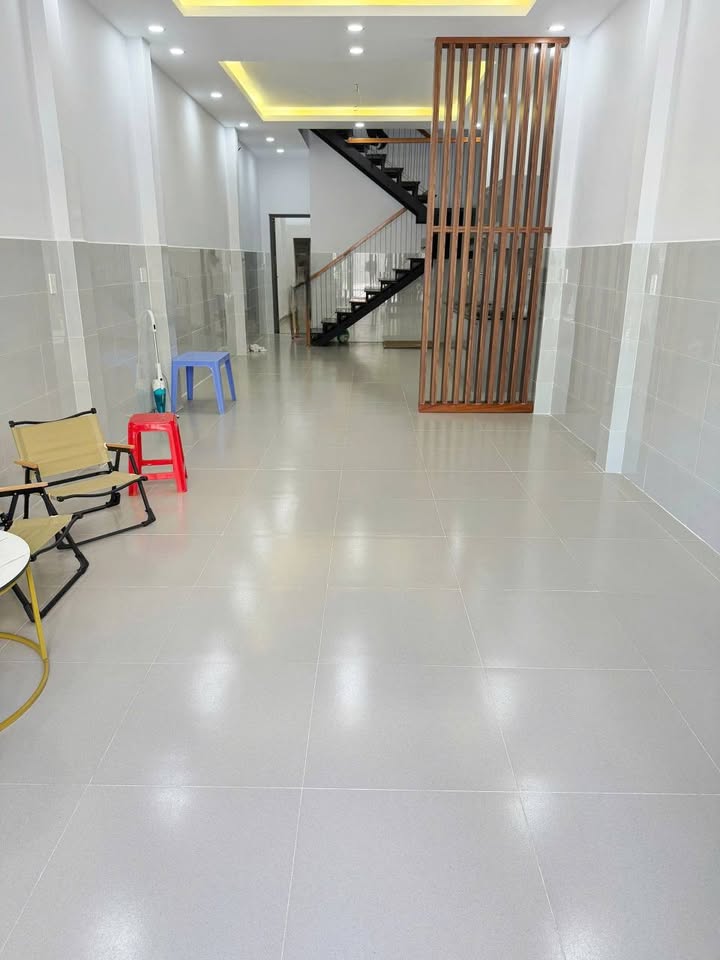 Nhà Hẻm Xe Tải Phan Đình Phùng, Tân Phú - 100m², 3PN, Kinh Doanh Tốt