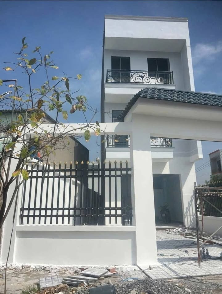 Nhà Góc 2 Mặt Tiền Dĩ An - Kinh Doanh Đa Ngành Nghề - 160m²