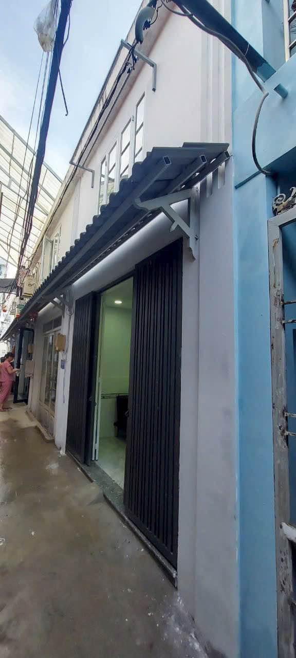 Nhà 24m² Nhà Bè - Sổ Hồng Chung, Giá 900 Triệu