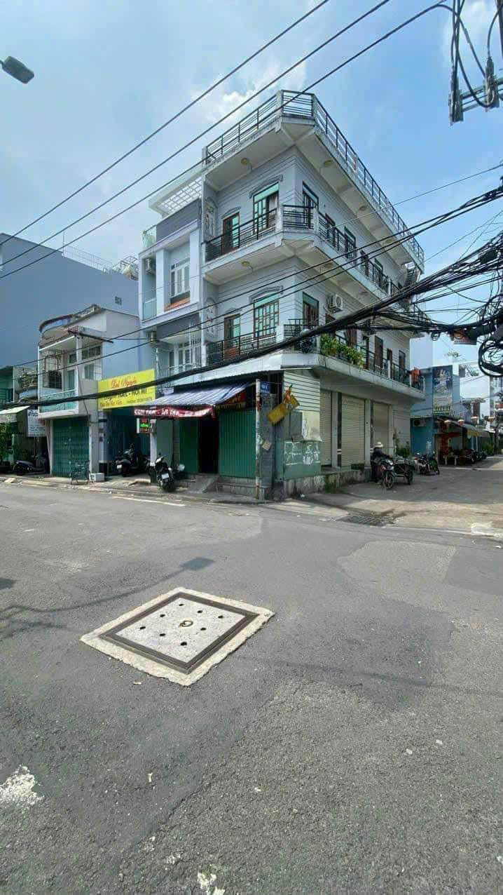 Nhà Góc 2MT Tân Phú - 72m² Giá 8.8 Tỷ, Vị Trí Đắc Địa