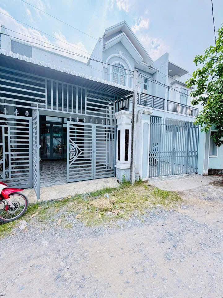 Nhà 2 Tầng Long An - 125m² - 2 Tỷ - Gần Chợ Gò Đen, Sẵn Nội Thất