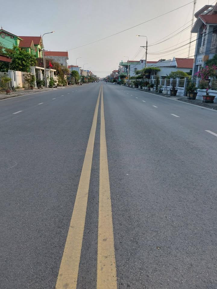 Đất Nền Hướng Đông, Trục Phạm Văn Đồng, Nam Định - 110m²