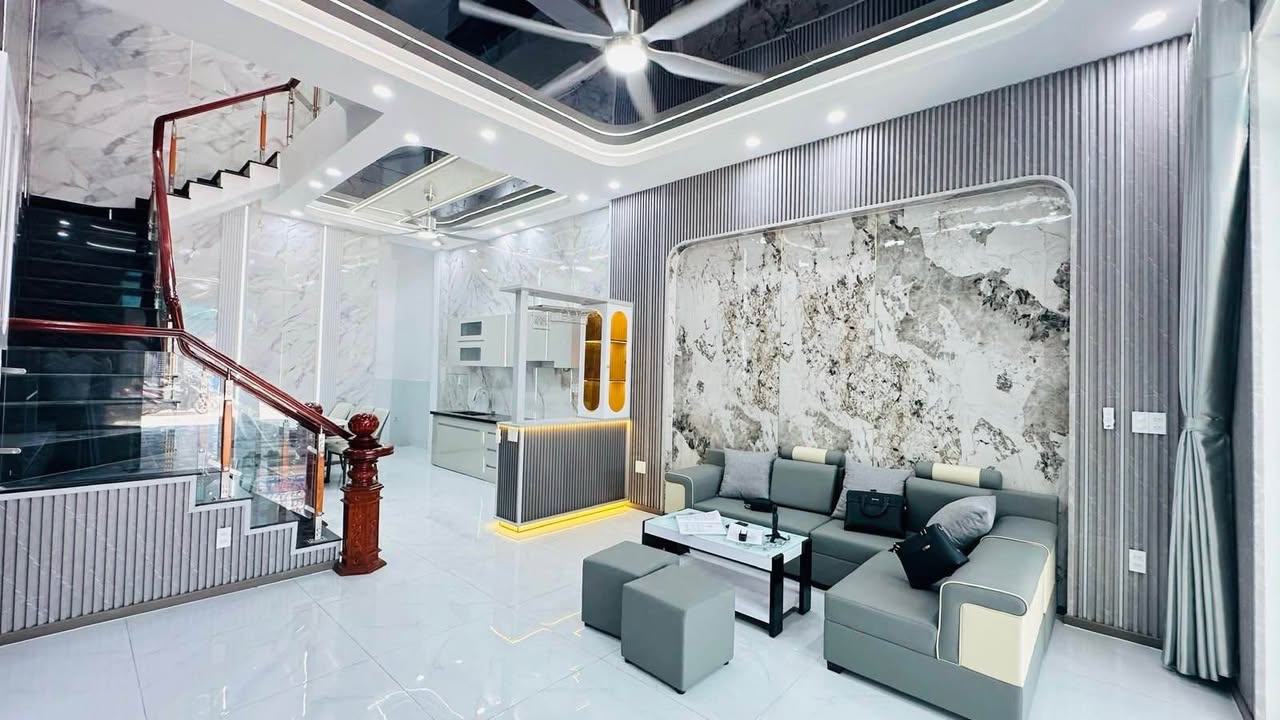 Nhà Sổ Hồng Riêng 3PN P. Tân Hạnh, Dĩ An - Giá 2.3 Tỷ