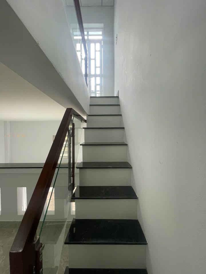 Nhà 40m² Phan Văn Hớn, Hóc Môn - 2PN, Sổ hồng riêng, Giá 2.9 tỷ