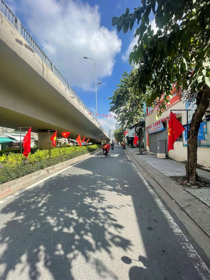 Nhà Hẻm Xe Hơi Ngô Tất Tố, Bình Thạnh - 60m², 5PN, 9.9 Tỷ