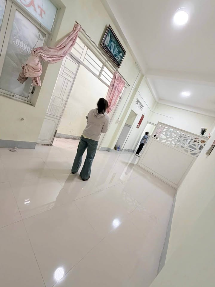 Nhà 40m² Hẻm Y Jut, Buôn Ma Thuột - Giá 2.35 Tỷ, Sẵn Ở Ngay!