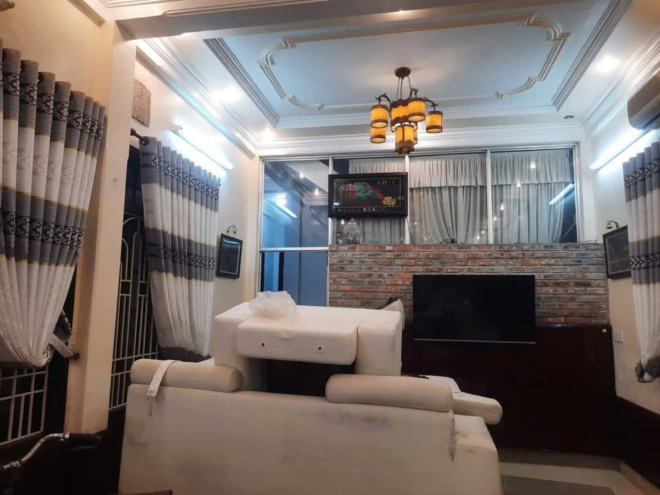 Nhà Mặt Tiền Tỉnh Lộ 10 Bình Chánh - 162m² Kinh Doanh Sầm Uất - 5.95 Tỷ