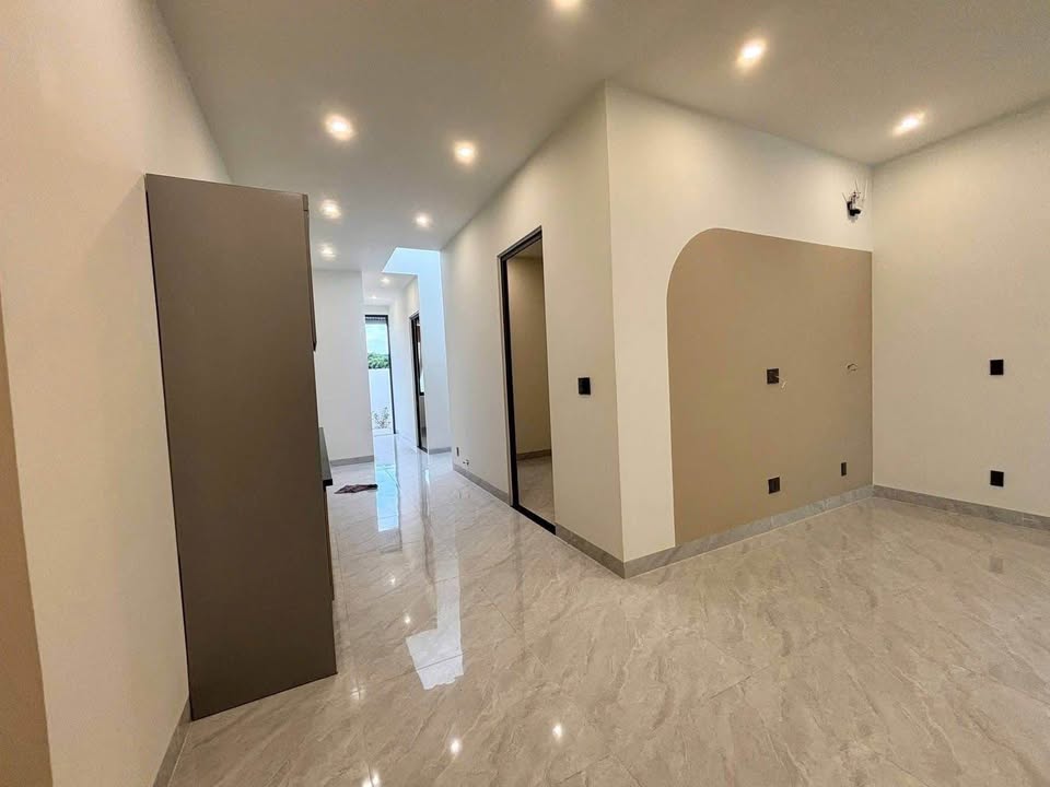 Nhà Mới Trung Tâm Liên Nghĩa 162m² - Sổ TC, Giá 3.1 Tỷ