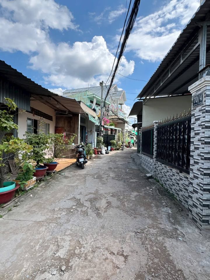 Nhà Cấp 4 Hẻm Lê Hồng Phong Cần Thơ - 122m² Giá 1.49 Tỷ - Sổ Đỏ Thổ Cư