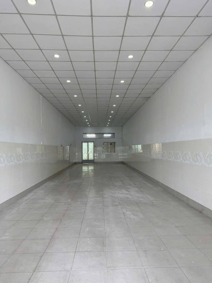 Mặt tiền Võ Văn Kiệt, Bình Thủy - Nhà trệt trống 150m² cho thuê làm VP, Cty
