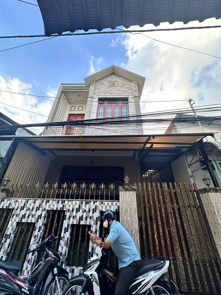 Nhà Trệt Lầu 4PN Hẻm 388 Nguyễn Văn Cừ, Cái Răng - 4.3 Tỷ, Full Nội Thất Gỗ