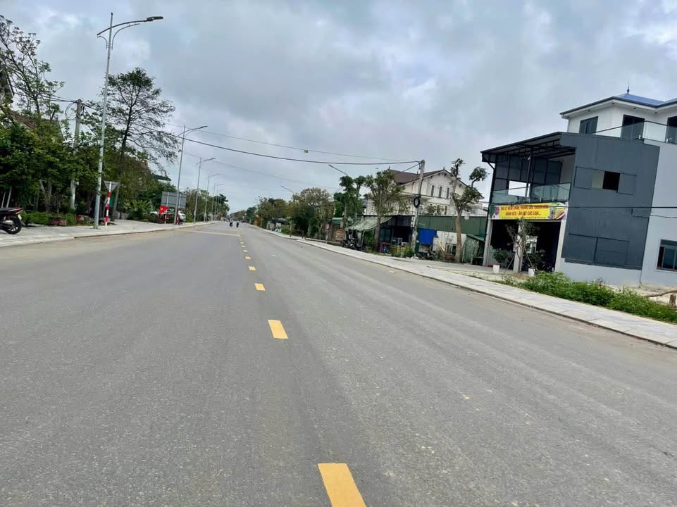 Bán Đất Mặt Tiền Mai Thúc Loan - Hà Tĩnh 233m² - Kinh Doanh Đắc Lợi