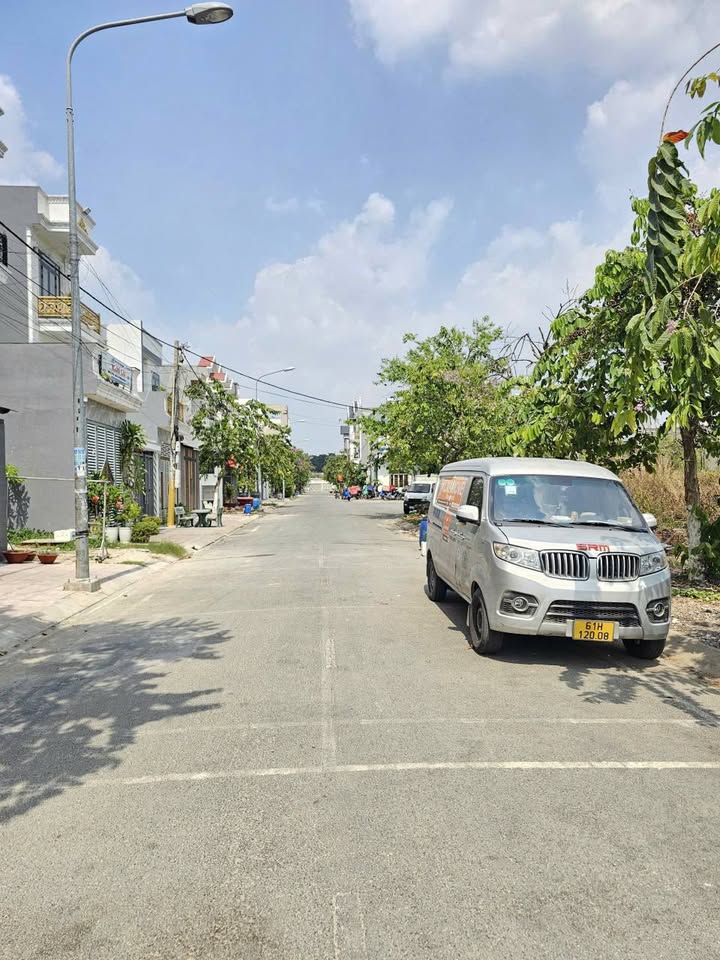 Đất Dĩ An 93m² Sổ Hồng Riêng, Gần Nguyễn Đình Chiểu - Giá 4.75 Tỷ