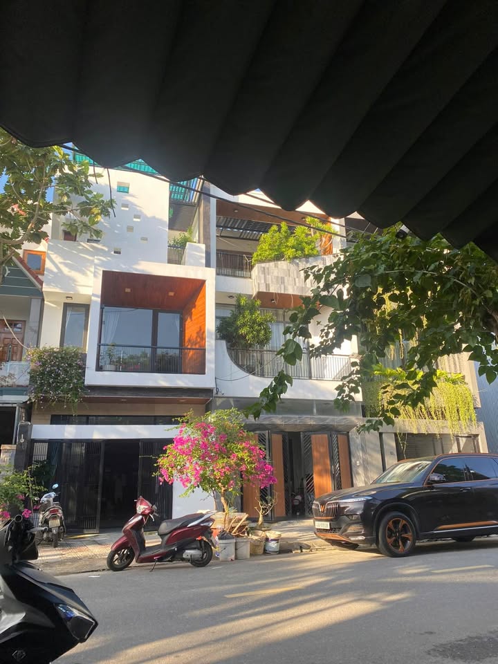 Cho thuê nhà 3 tầng full nội thất đường Hoa Xuân, Đà Nẵng - 23 triệu