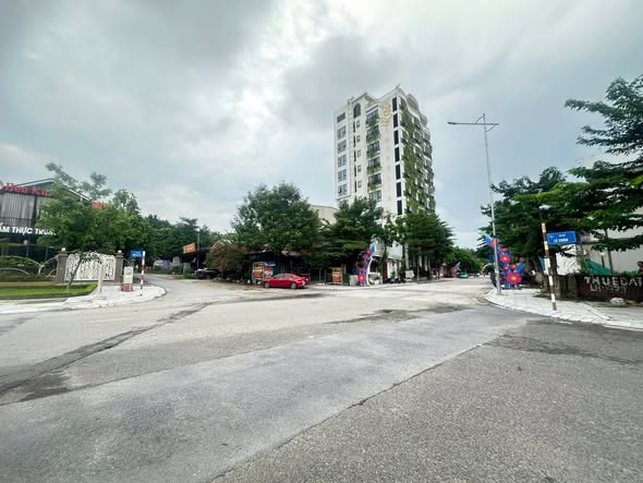 Bán Đất Mặt Tiền 10m Đường Lê Chân, Vĩnh Yên - 220m², Thích hợp Kinh Doanh