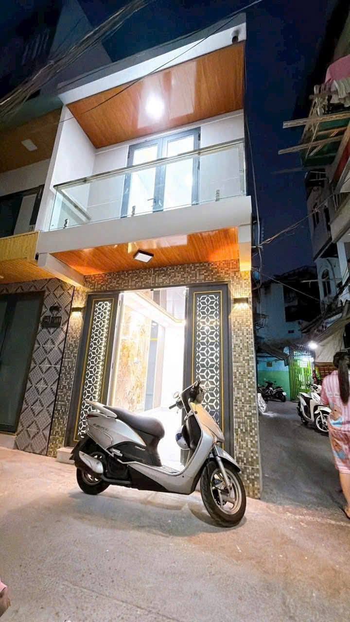 Nhà 27m² Hẻm Đoàn Văn Bơ, Q4 - Chính Chủ Bán Gấp, Sổ Hồng Hoàn Công
