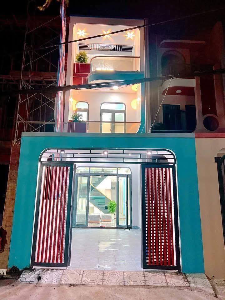 Nhà Mặt Tiền KD 100m² Sổ Riêng - Dĩ An, Bình Dương - Giá 3.9 Tỷ