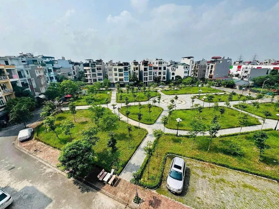 Đất TĐC Giang Biên 63m² - View Vườn Hoa, Sát Mai Chí Thọ, Long Biên