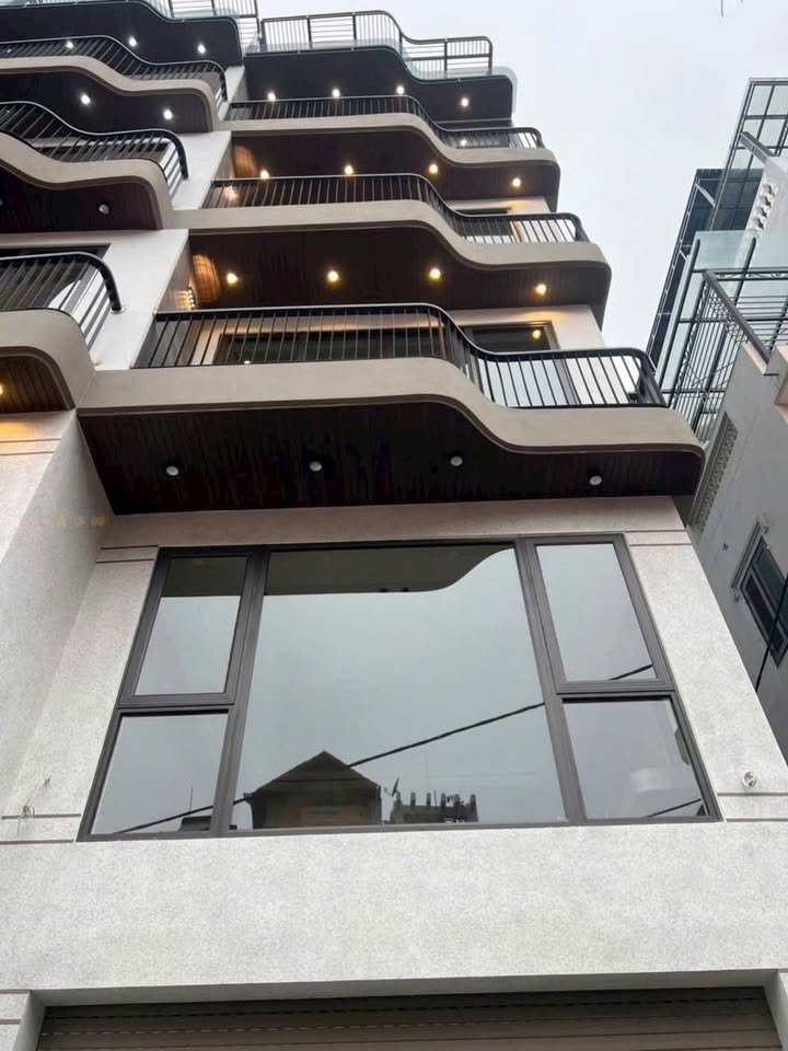 Bán nhà 6 tầng thang máy Sài Đồng, Long Biên - 55m², 1X tỷ, Full nội thất