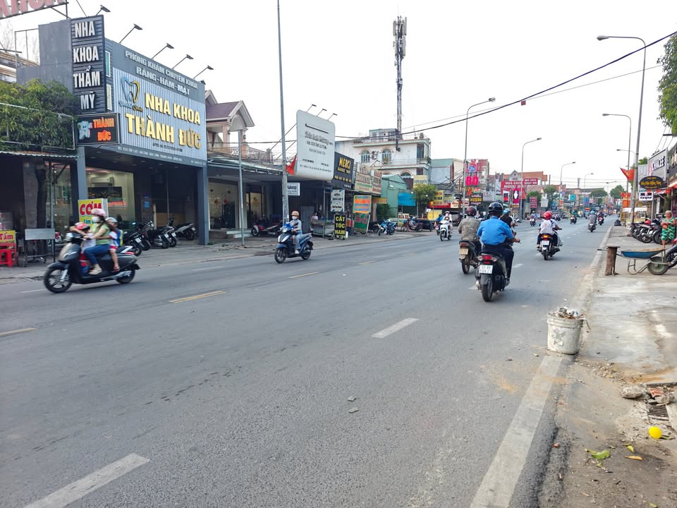 Nhà Mặt Tiền Kinh Doanh DT767 Trảng Bom 800m2 - Thu Nhập 500 Triệu/Năm