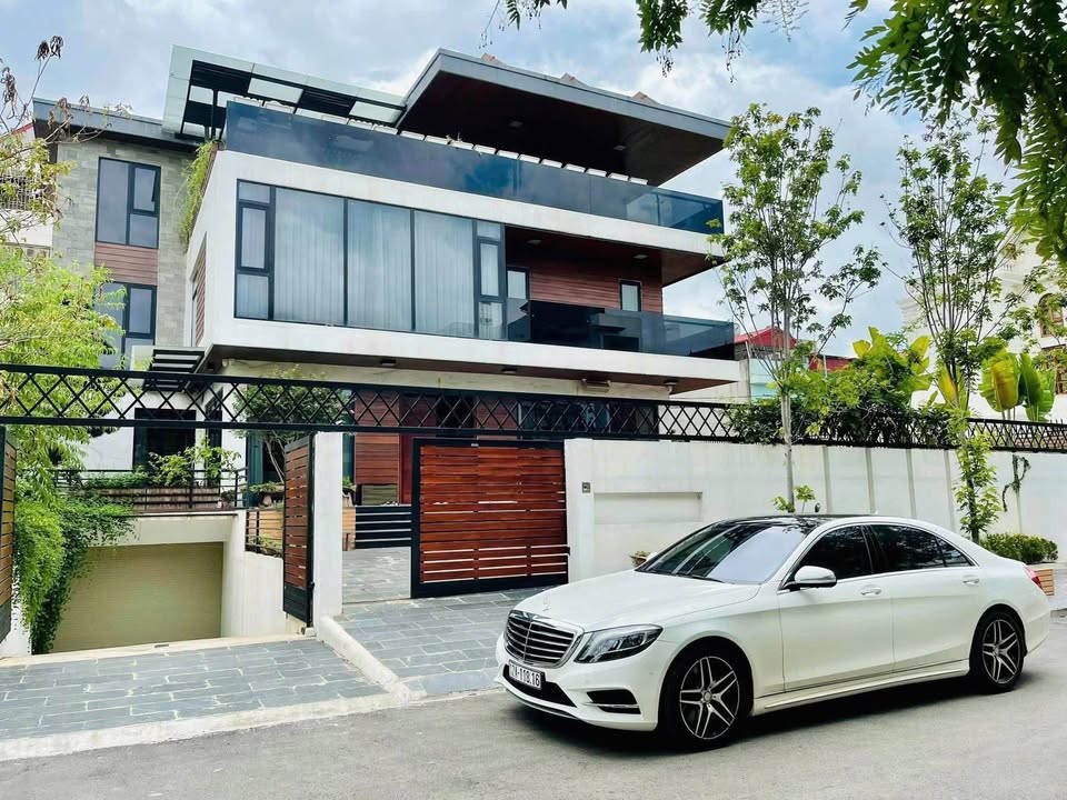 Biệt Thự 246m² View Biển Mỹ Khê - Kinh Doanh Đỉnh Cao