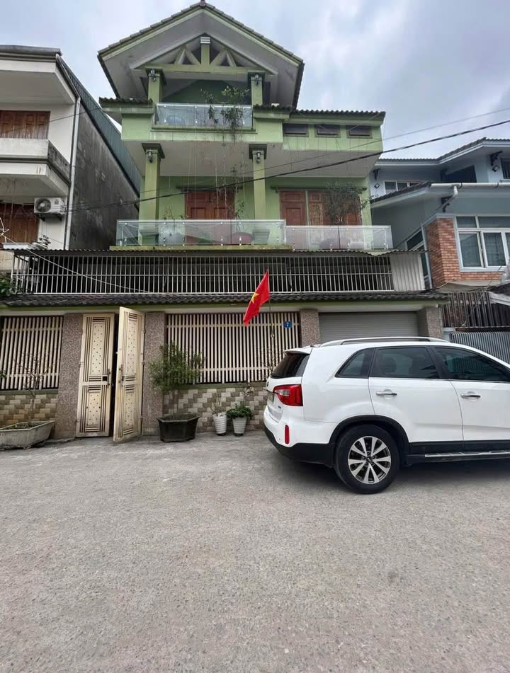 Nhà 3 Tầng Full Nội Thất - Trung Tâm TP Vinh, 134m², Giá 9 Tỷ