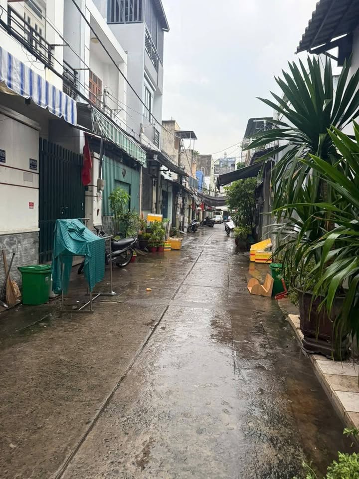 Nhà Hẻm Xe Hơi Bình Tân 28m² - Giá Tốt 3.3 Tỷ, Sẵn Ở Ngay