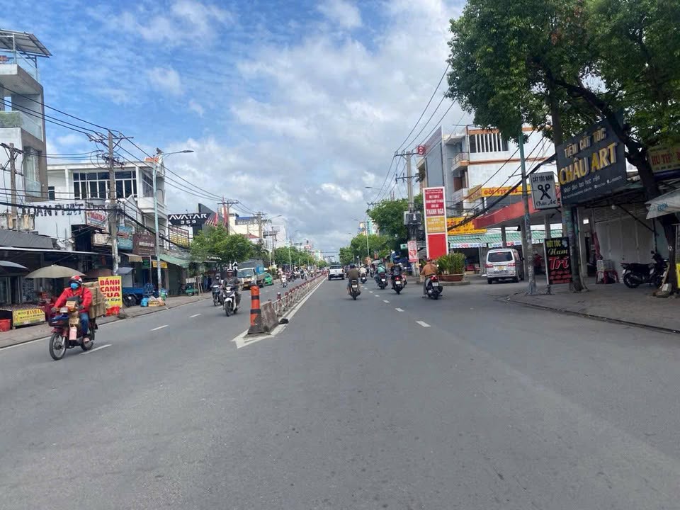 Nhà Góc 2 Mặt Tiền Lê Văn Quới, Tân Phú - Kinh Doanh Sầm Uất, Giá 15.5 Tỷ