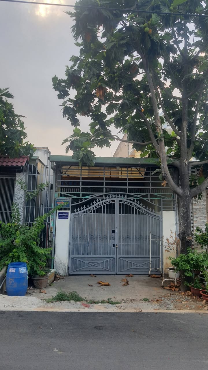 Nhà Mặt Tiền Kinh Doanh Dĩ An 151m² - Giá 4 Tỷ Xx