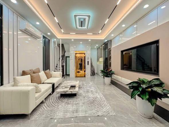 Nhà 45m² 5 Tầng Thang Máy Lê Thanh Nghị - Giá 12 Tỷ