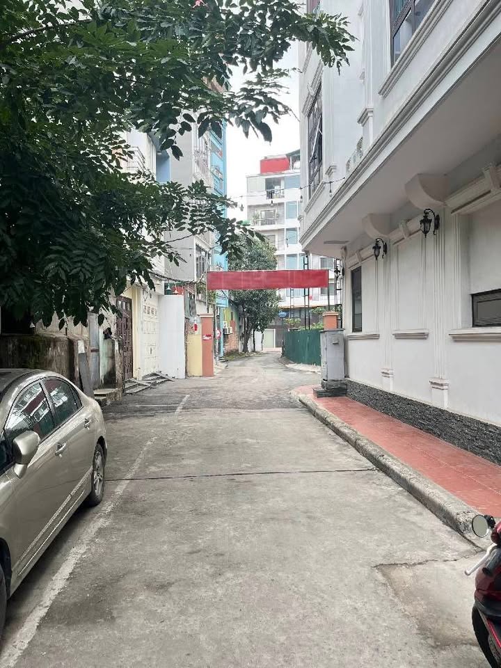 Nhà riêng Định Công 32m² - 3PN - Giá 7 Tỷ - Gần Hồ