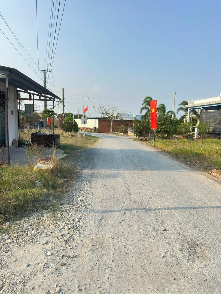 Nhà Mặt Tiền Đường Nhựa 175m² - Xã Tân Đông, Tiền Giang - Giá 6.3 Tỷ TL